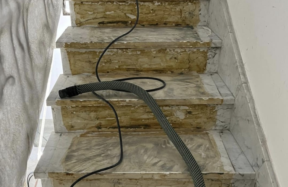 Réalisation marbre granit - RÉNOVATION ESCALIER - Avant
