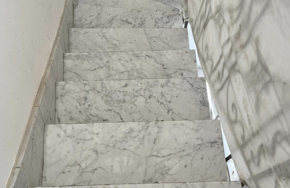 Réalisation marbre granit - RÉNOVATION ESCALIER - Après